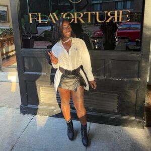 Meet The Posher - Minnie Rose